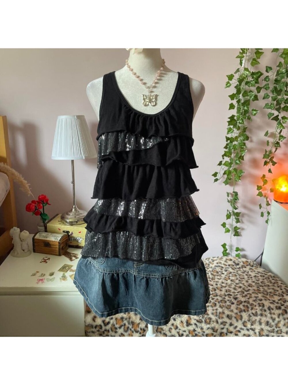 Y2K black Aeropostale ruffle tank top with silver sequin details